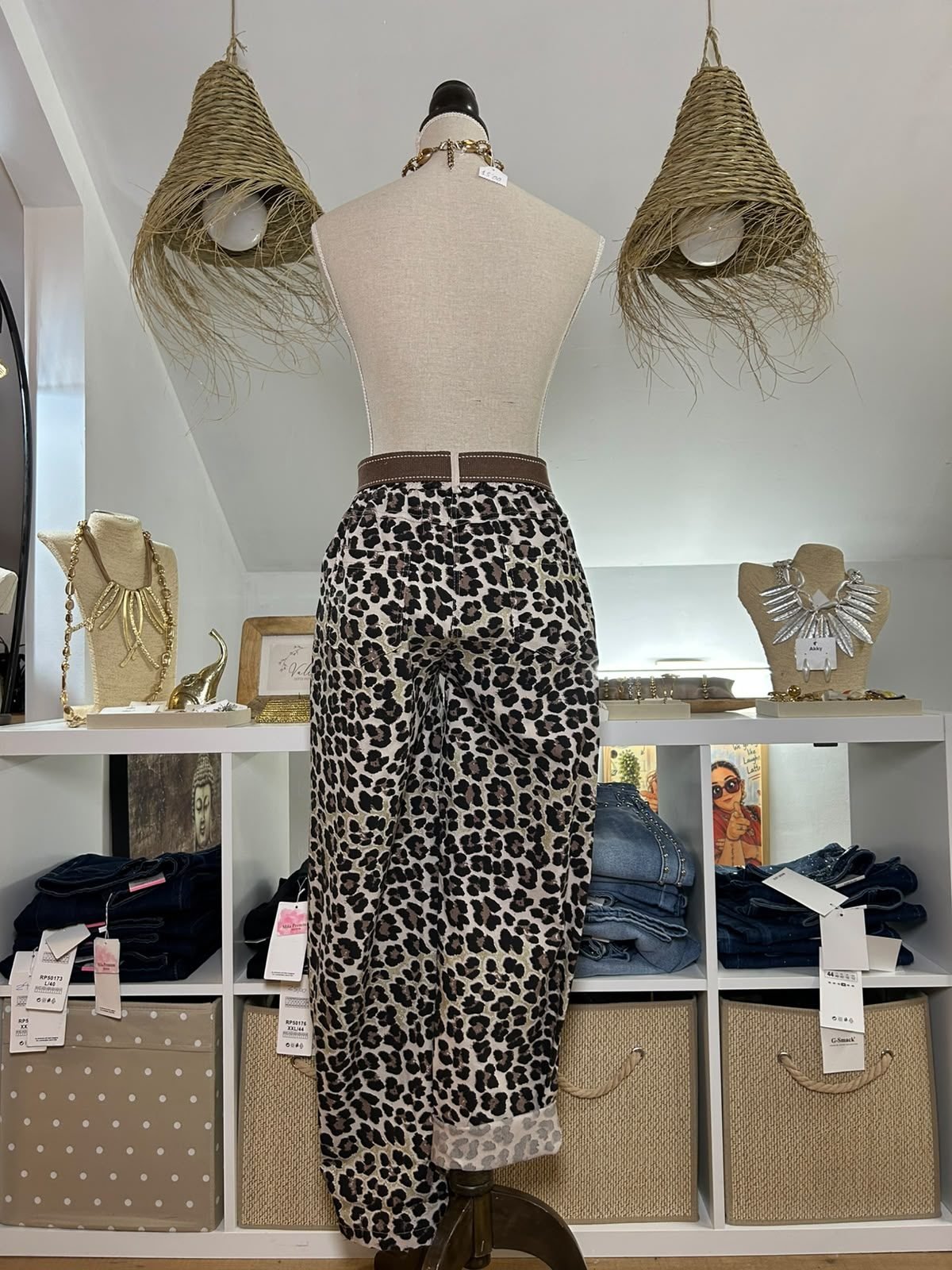 Pantalón Animal Print con Cinturón - foto 2